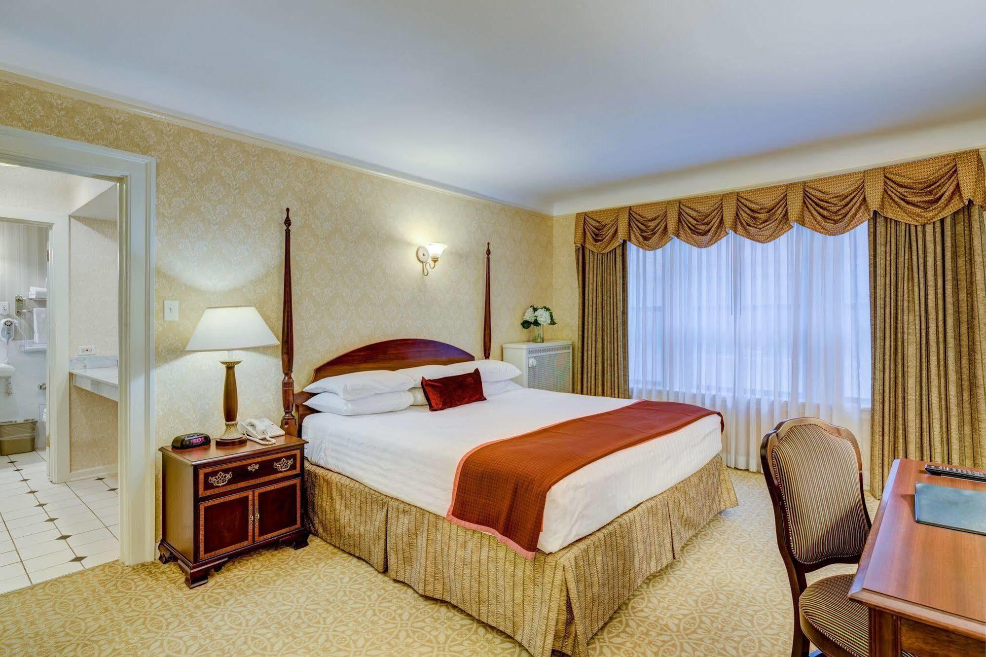 คาร์ลตัน ออฟ โอ๊ก พาร์ค Hotel โอ๊คพาร์ค ภายนอก รูปภาพ