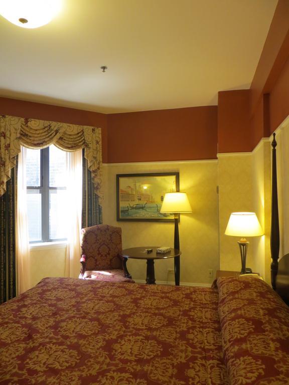 คาร์ลตัน ออฟ โอ๊ก พาร์ค Hotel โอ๊คพาร์ค ภายนอก รูปภาพ
