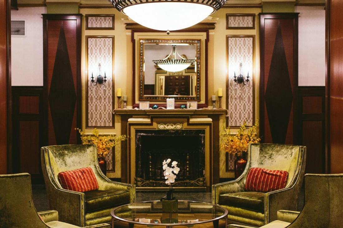คาร์ลตัน ออฟ โอ๊ก พาร์ค Hotel โอ๊คพาร์ค ภายนอก รูปภาพ